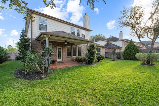 13301 Misting Falls Lane, Pearland, TX 77584