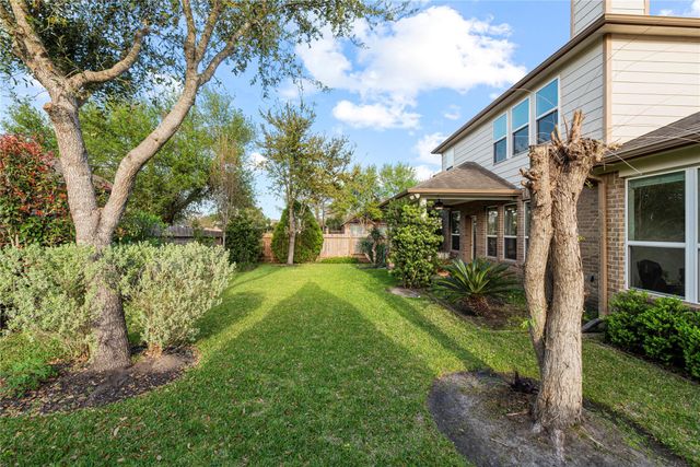 13301 Misting Falls Lane, Pearland, TX 77584
