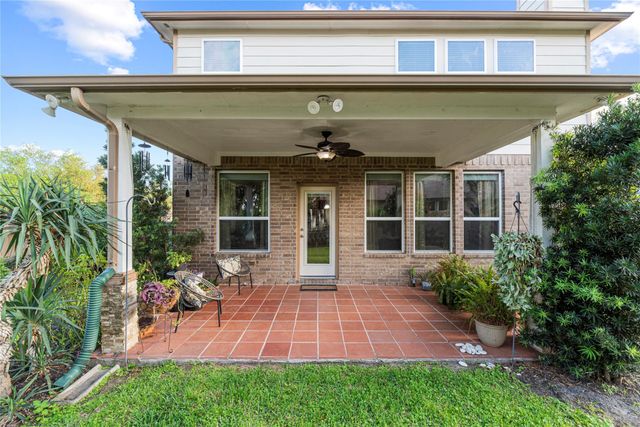 13301 Misting Falls Lane, Pearland, TX 77584