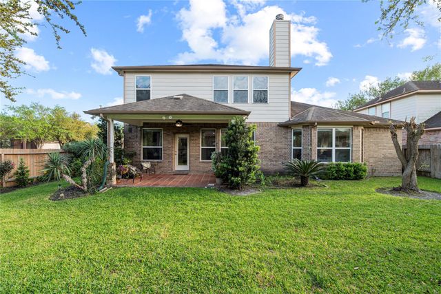 13301 Misting Falls Lane, Pearland, TX 77584