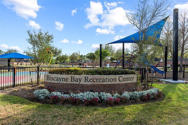 13301 Misting Falls Lane, Pearland, TX 77584