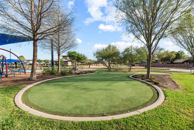 13301 Misting Falls Lane, Pearland, TX 77584