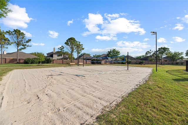 13301 Misting Falls Lane, Pearland, TX 77584