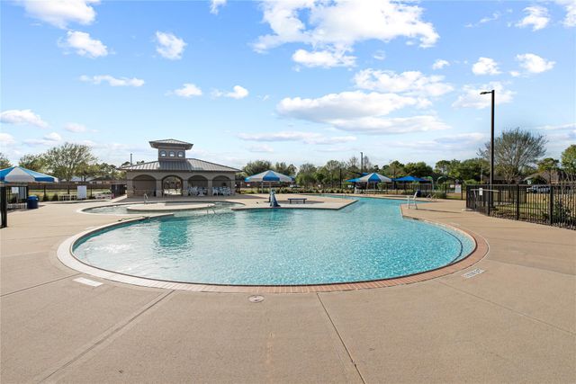 13301 Misting Falls Lane, Pearland, TX 77584