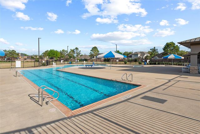 13301 Misting Falls Lane, Pearland, TX 77584