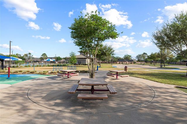 13301 Misting Falls Lane, Pearland, TX 77584