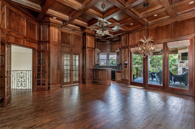 6628 Sondra Drive, Dallas, TX 75214