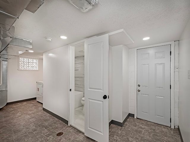 260 Creston Drive, West Mifflin, PA 15122