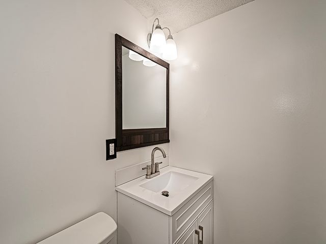 260 Creston Drive, West Mifflin, PA 15122