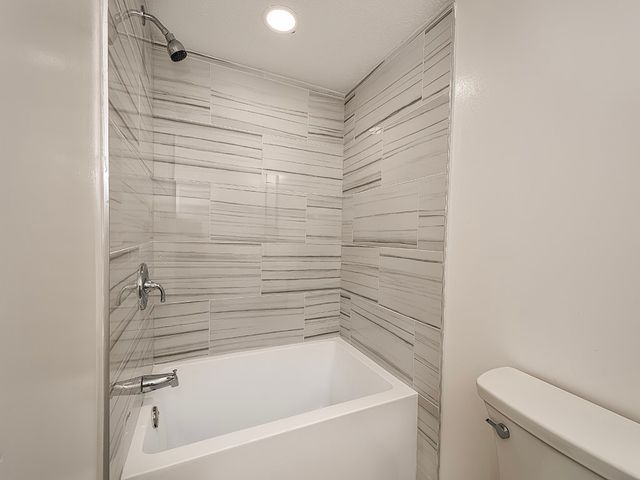 260 Creston Drive, West Mifflin, PA 15122