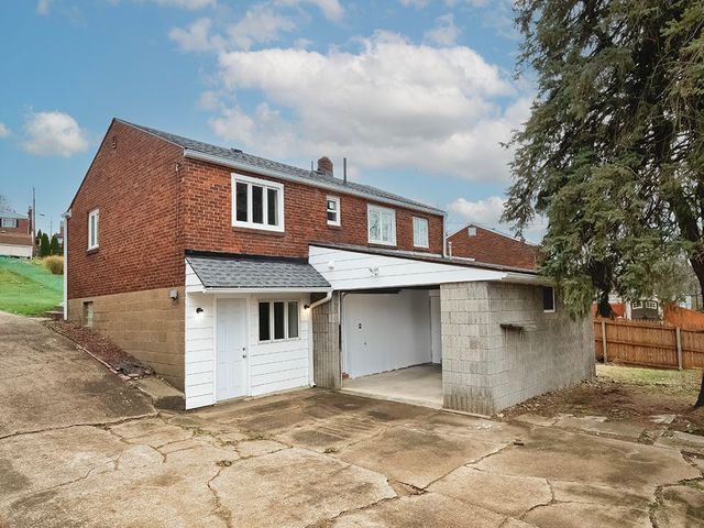 260 Creston Drive, West Mifflin, PA 15122