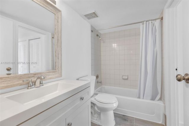 7601 E Treasure Dr 506, North Bay Village, FL 33141