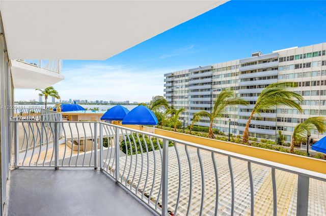 7601 E Treasure Dr 506, North Bay Village, FL 33141