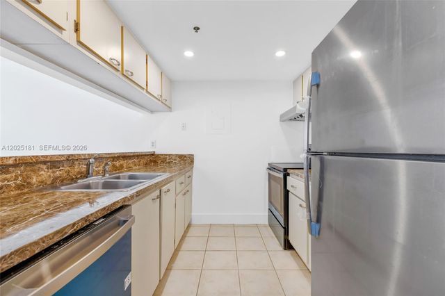 7601 E Treasure Dr 506, North Bay Village, FL 33141