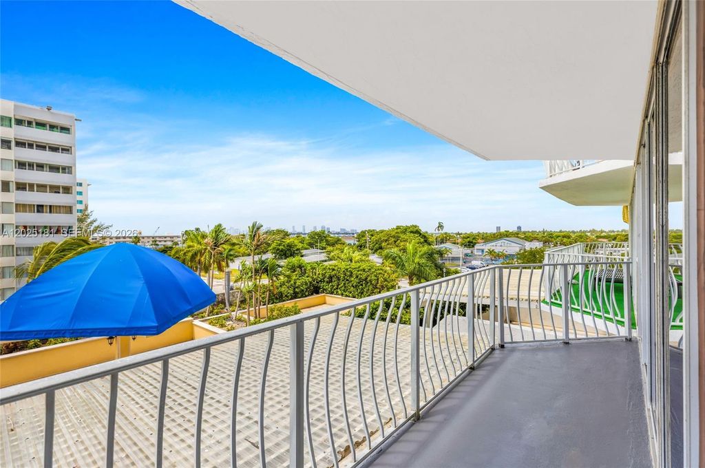 7601 E Treasure Dr 506, North Bay Village, FL 33141