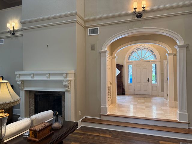 24010 Sherwood Dr, Plaquemine, LA 70764