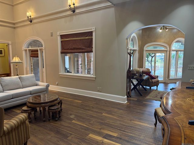 24010 Sherwood Dr, Plaquemine, LA 70764