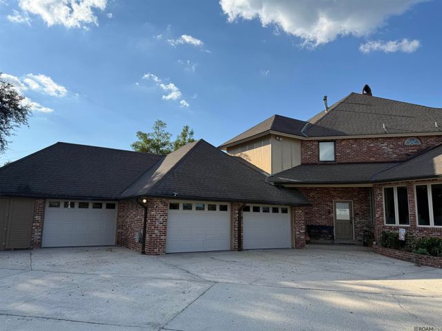 24010 Sherwood Dr, Plaquemine, LA 70764