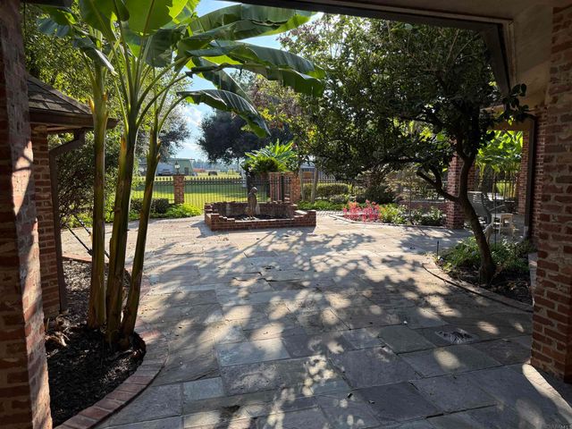 24010 Sherwood Dr, Plaquemine, LA 70764