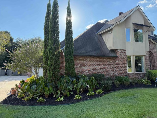 24010 Sherwood Dr, Plaquemine, LA 70764