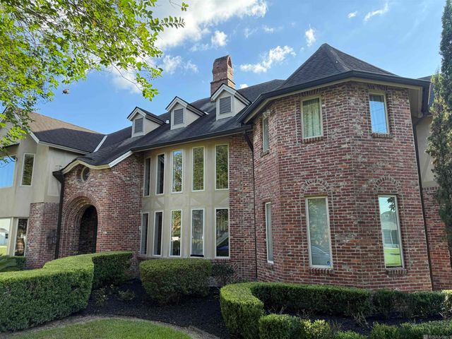 24010 Sherwood Dr, Plaquemine, LA 70764