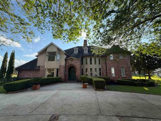 24010 Sherwood Dr, Plaquemine, LA 70764