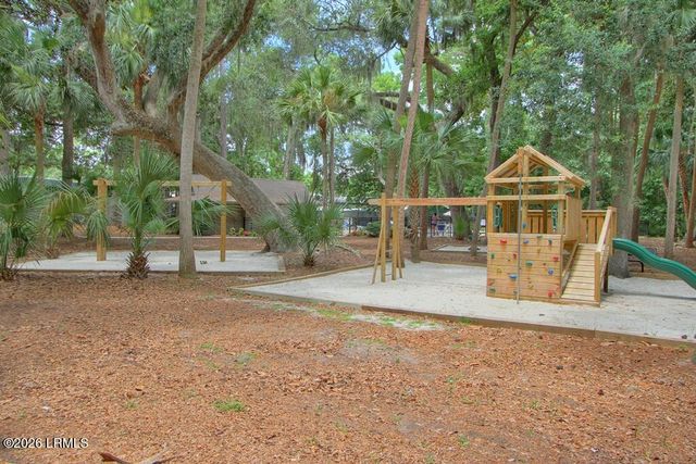 2 Sweet Gum Lane, Hilton Head Island, SC 29928