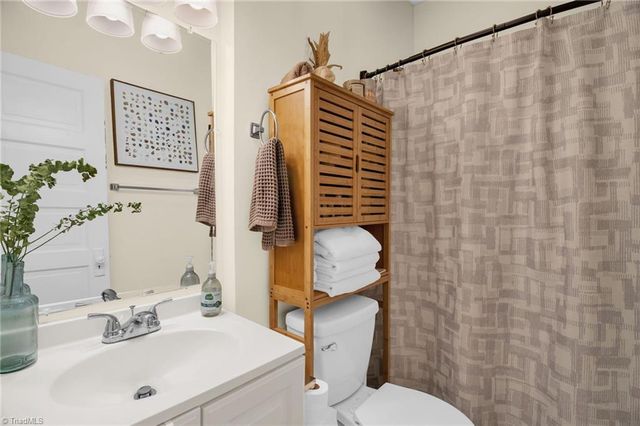 910 E Dayton Avenue, High Point, NC 27262