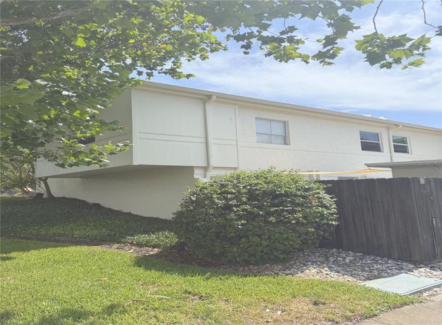 4221 LA SORRENTO COURT, Tampa, FL 33611