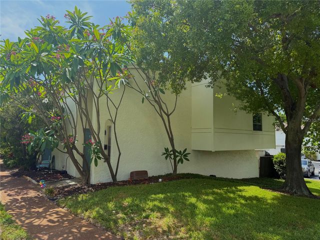 4221 LA SORRENTO COURT, Tampa, FL 33611