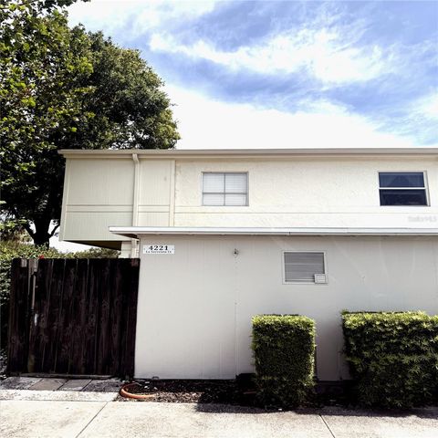 4221 LA SORRENTO COURT, Tampa, FL 33611