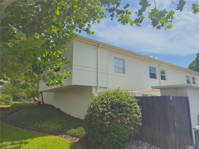 4221 LA SORRENTO COURT, Tampa, FL 33611