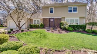 8 Sherman Court, Manalapan, NJ 07726