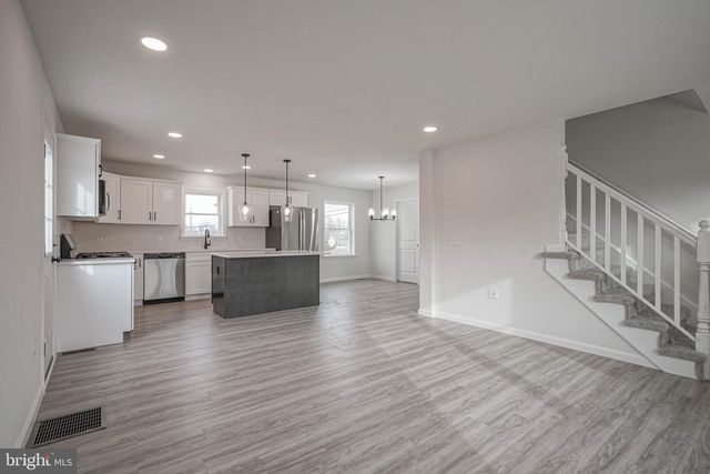 1 MYRTLE AVE, Gloucester City, NJ 08030