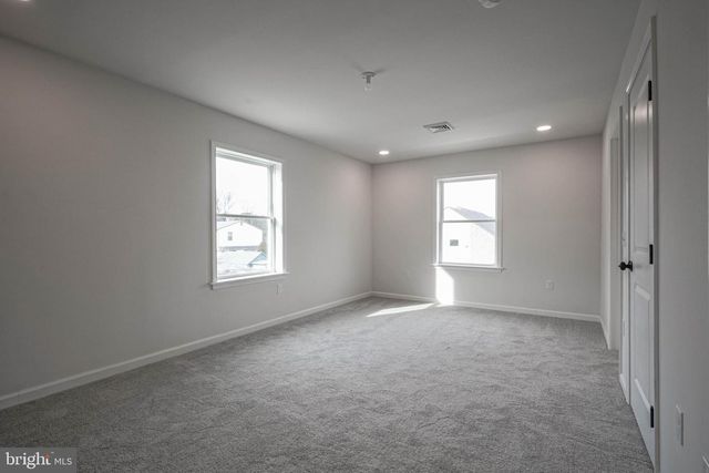 1 MYRTLE AVE, Gloucester City, NJ 08030