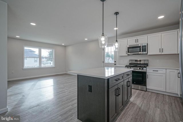 1 MYRTLE AVE, Gloucester City, NJ 08030