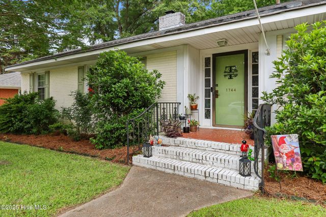 1744 Beaumont Drive, Greenville, NC 27858