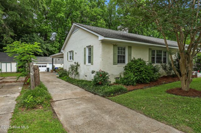1744 Beaumont Drive, Greenville, NC 27858