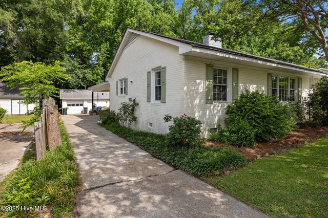 1744 Beaumont Drive, Greenville, NC 27858