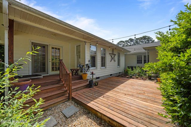 1744 Beaumont Drive, Greenville, NC 27858
