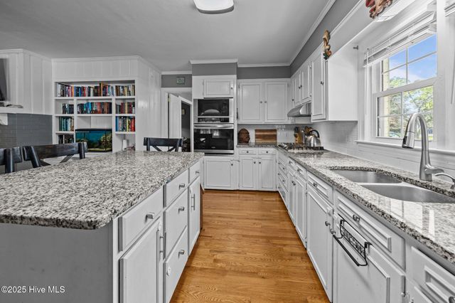 1744 Beaumont Drive, Greenville, NC 27858