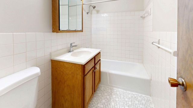 2216 Pleasant Avenue 205, Minneapolis, MN 55404