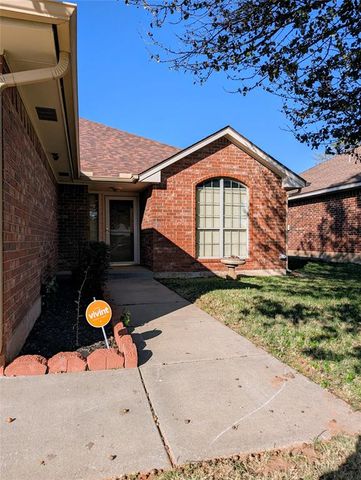 2705 SE 92nd Circle, Moore, OK 73160