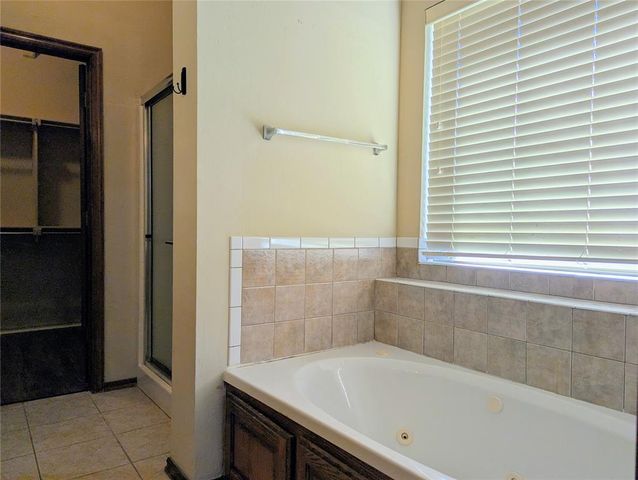 2705 SE 92nd Circle, Moore, OK 73160