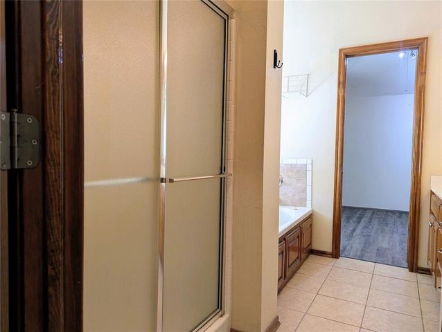 2705 SE 92nd Circle, Moore, OK 73160