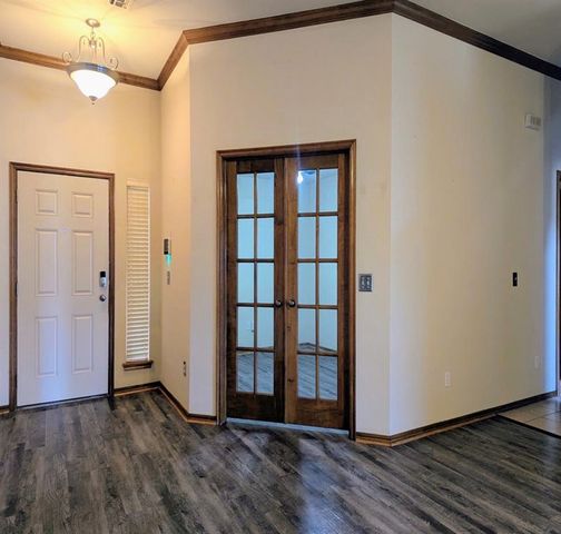 2705 SE 92nd Circle, Moore, OK 73160