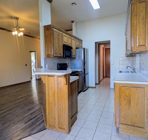 2705 SE 92nd Circle, Moore, OK 73160