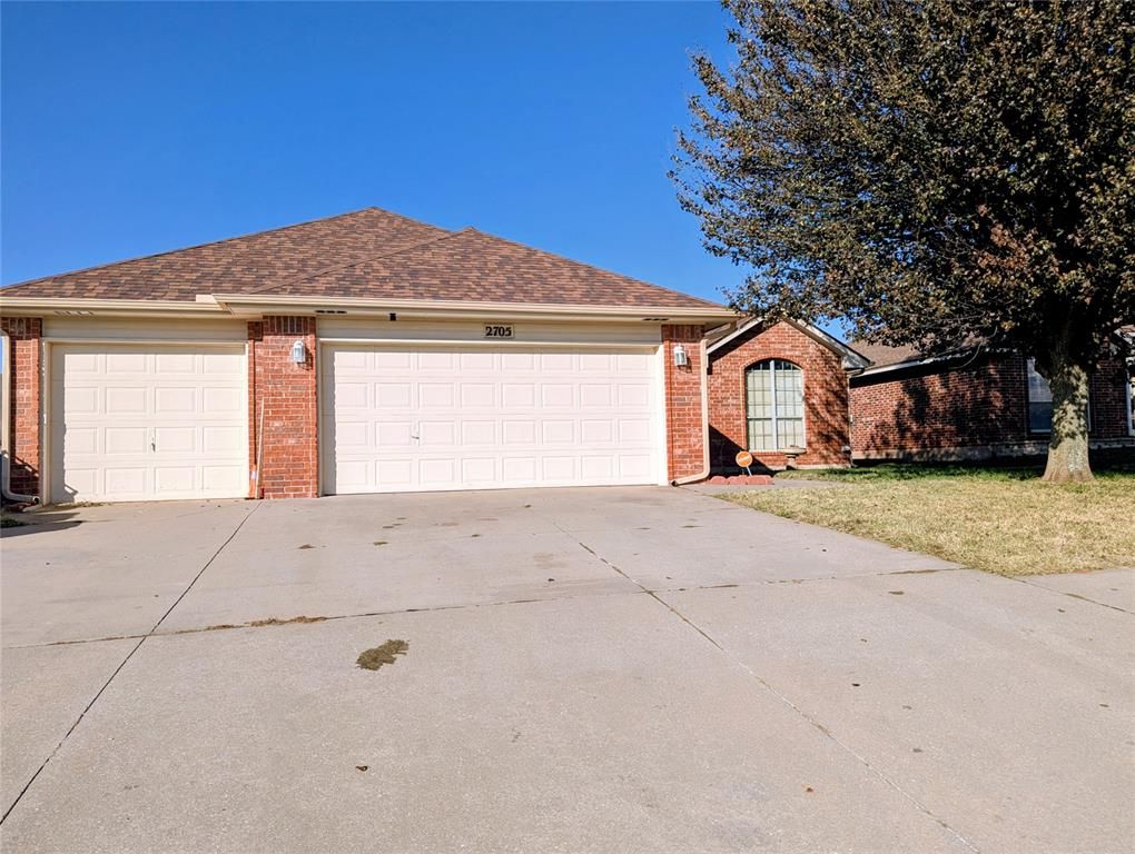 2705 SE 92nd Circle, Moore, OK 73160