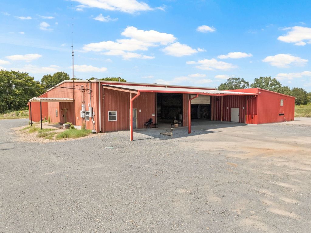450 County Road 1312, Mt Pleasant, TX 75455