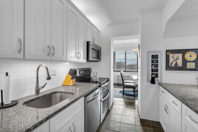 1 Channel Drive 705, Monmouth Beach, NJ 07750